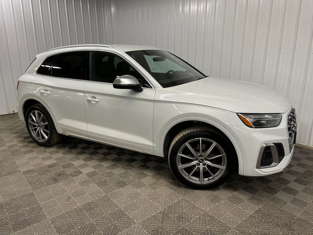 2022 Audi SQ5 Premium's photo