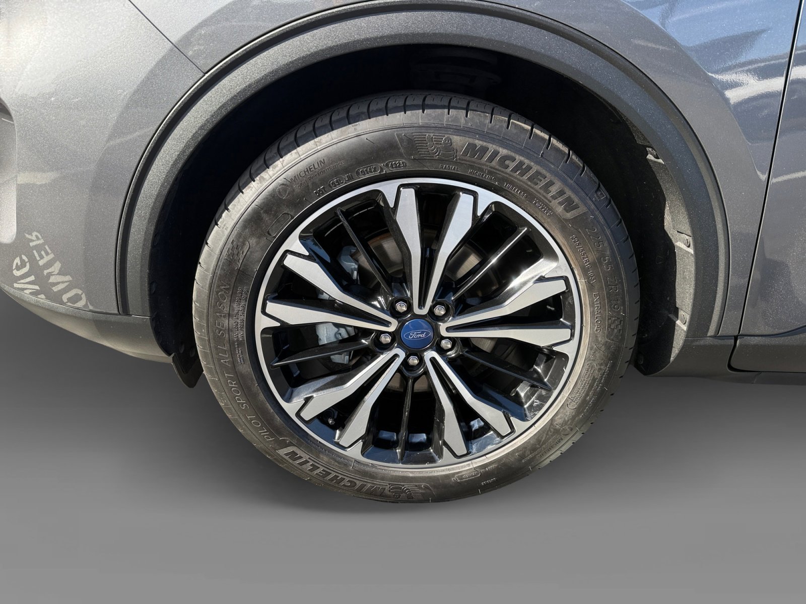 Used 2022 Gray Metallic FORD SEL image 9