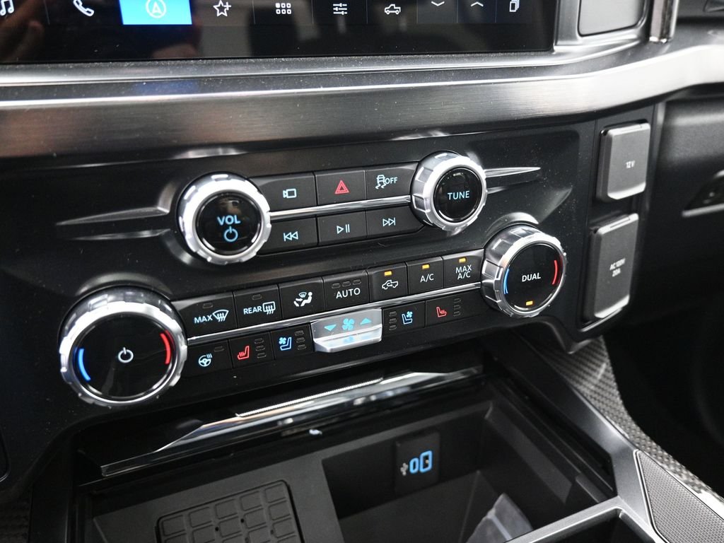 New 2026 Carbonized Gray Metallic Ford Lariat image 17