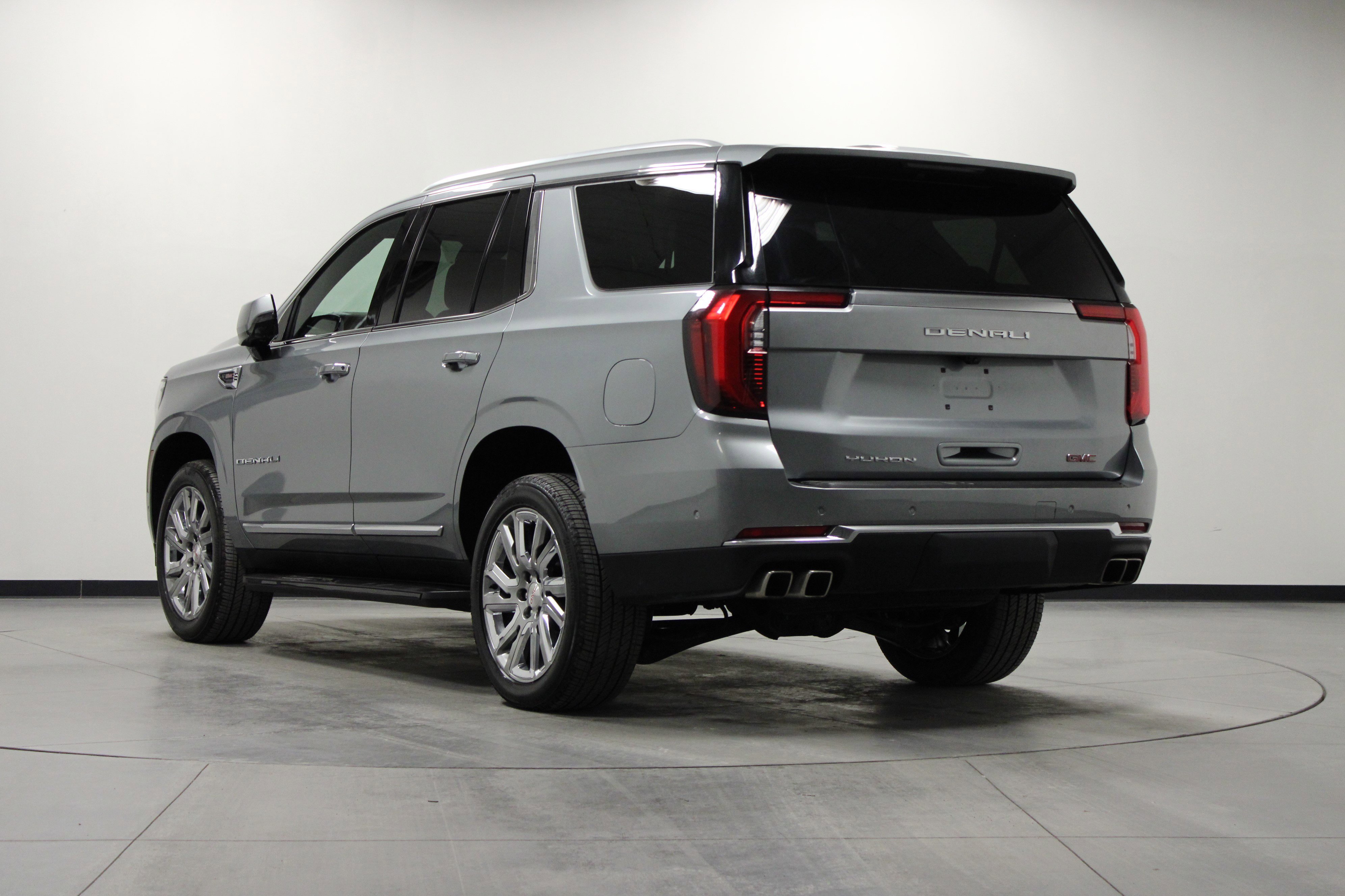 Used 2025 Sterling Metallic GMC Denali image 6