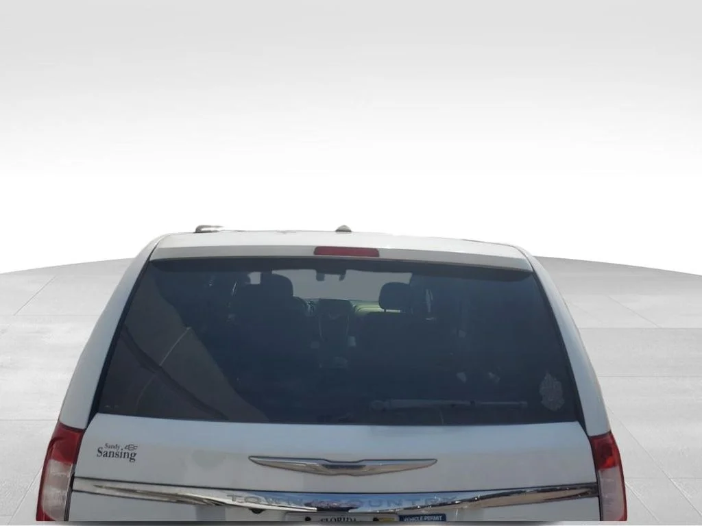 Used 2016 White Chrysler Touring image 3
