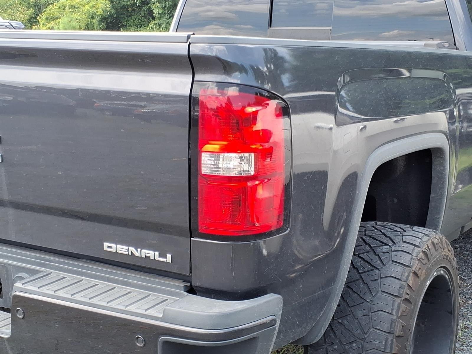Used 2015 Iridium Metallic GMC Denali image 9