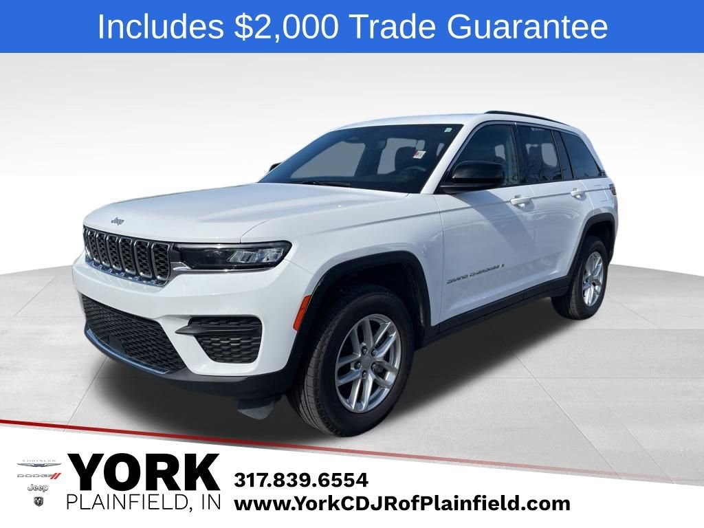 White/off-white 2024 Jeep Grand Cherokee Laredo X 4WD SUV / Crossover Four-Wheel Drive 8-Speed Automatic