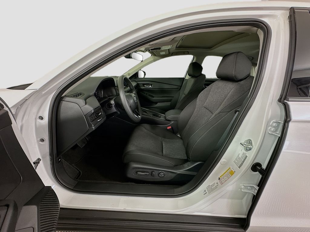 New 2026 Platinum White Pearl Honda SE image 15