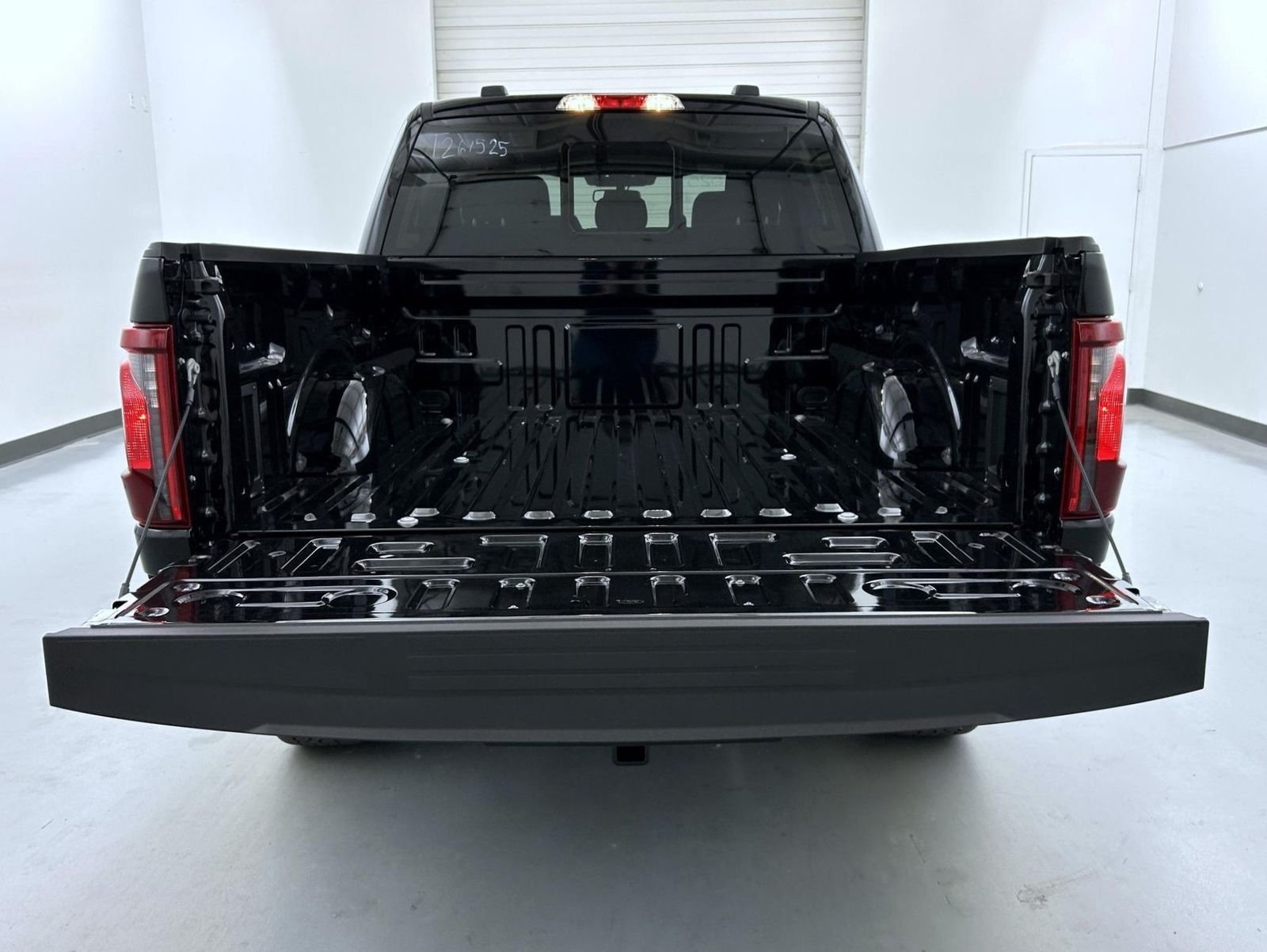 New 2026 Agate Black Metallic Ford XLT image 22