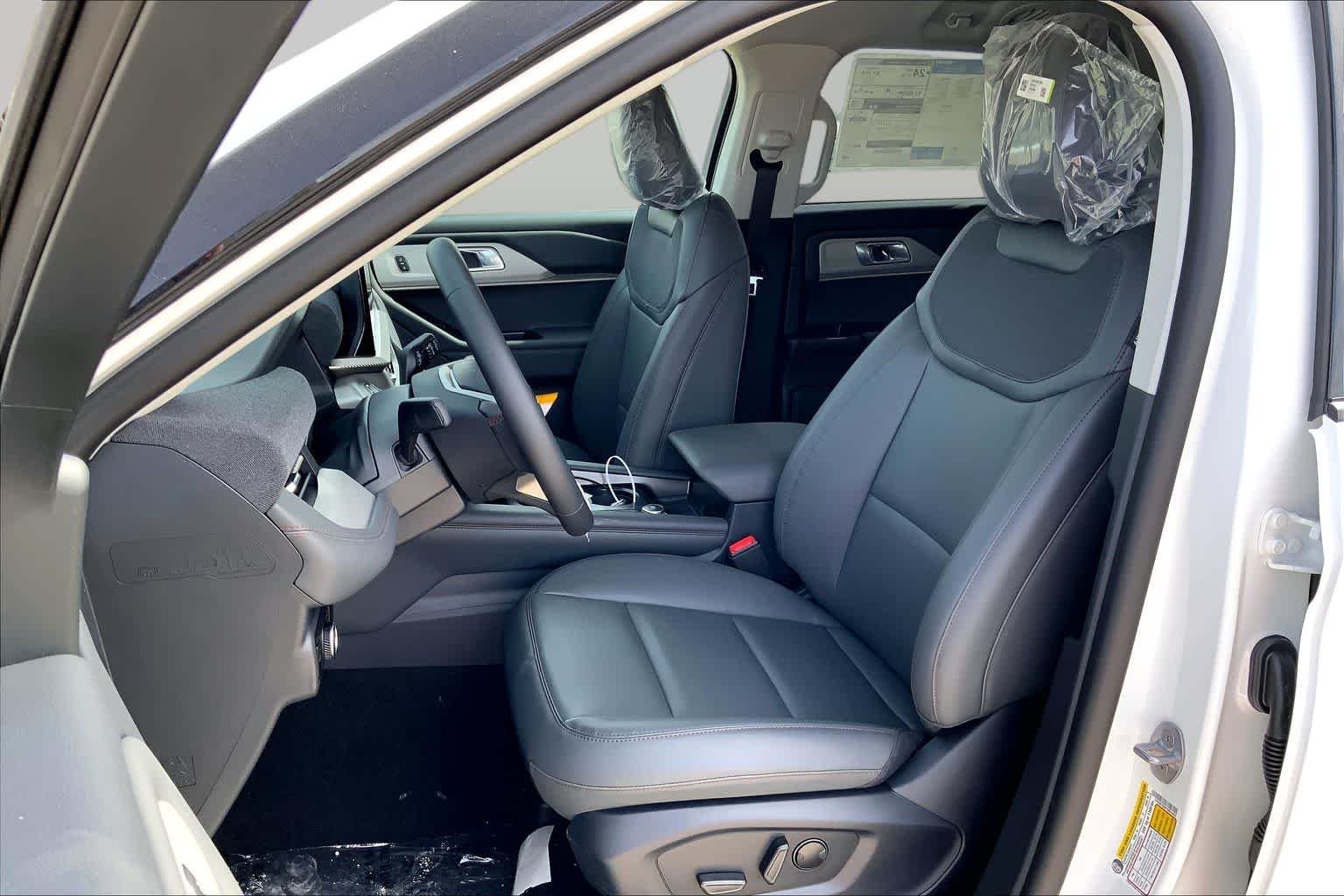 New 2026 Star White Metallic Tri-Coat Ford Active image 7