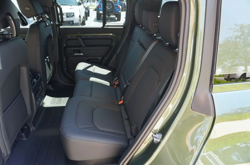 New 2026 Woolstone Green Land Rover S image 29