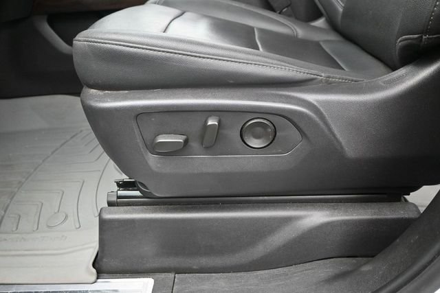 Used 2024 Summit White GMC SLT image 12