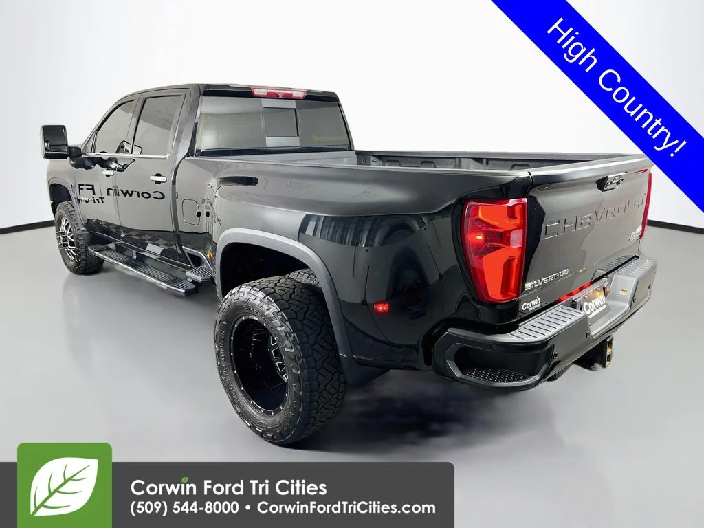 Used 2022 Black Chevrolet High Country image 11