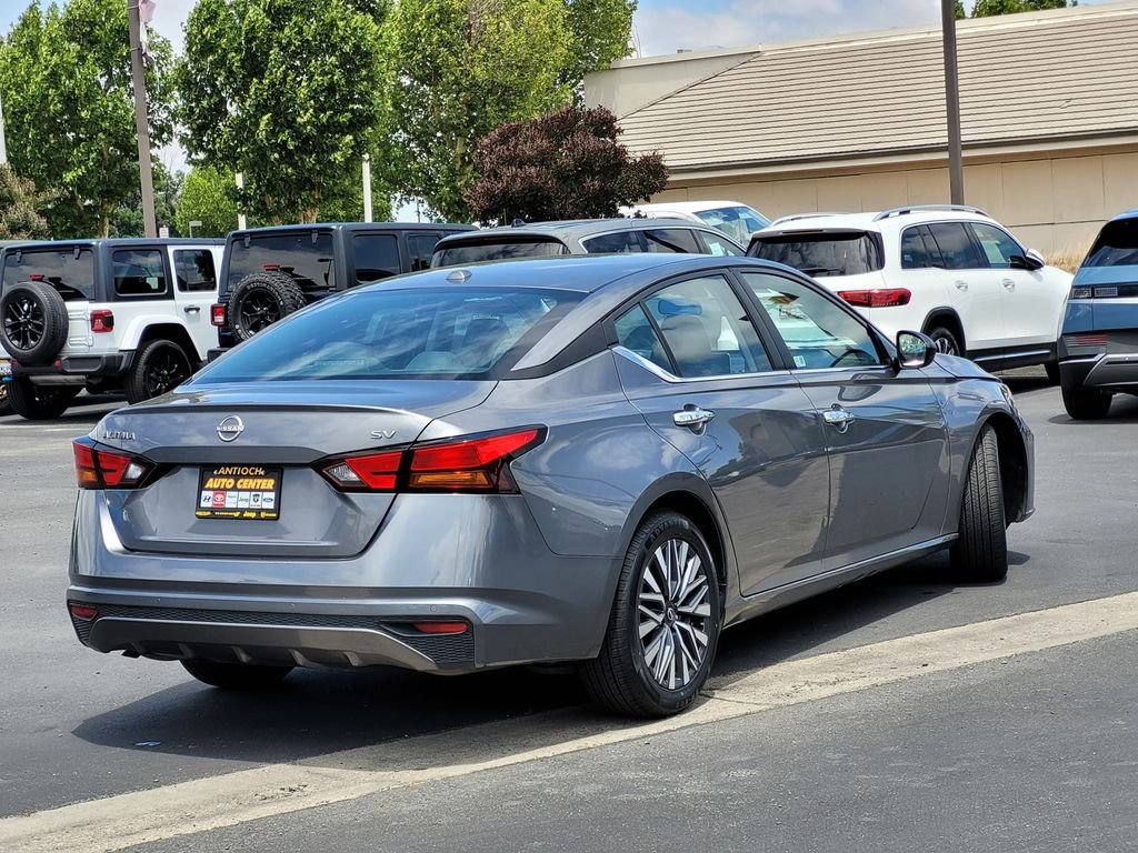 Used 2024 Gray Nissan 2.5 SV image 4