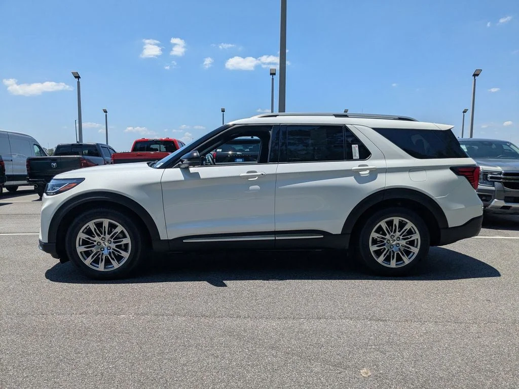 New 2026 Star White Metallic Tri-Coat Ford Platinum image 7
