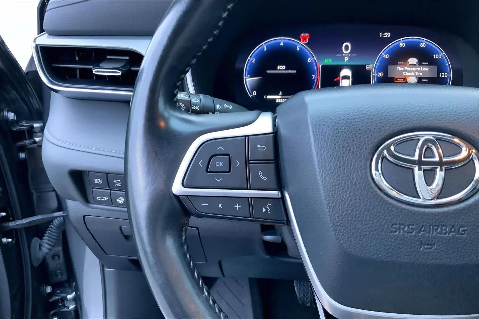 Used 2023 Magnetic Gray Metallic Toyota Platinum image 21