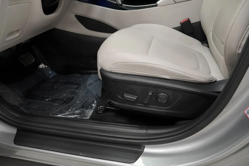 Used 2024 Silver Hyundai SEL image 42