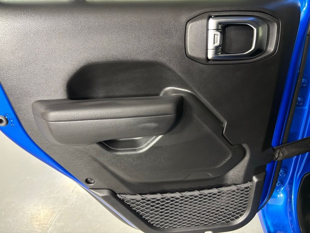 New 2026 Hydro Blue Pearl-Coat Exterior Paint Jeep Sport S image 33