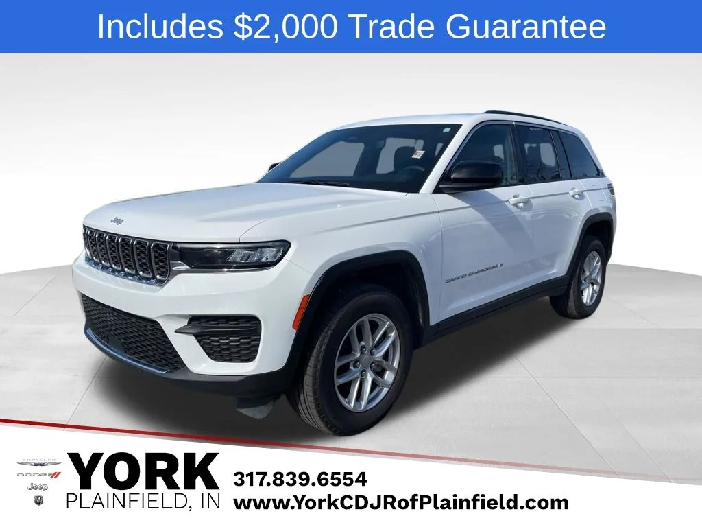 Used 2024 White Jeep Laredo X image 1