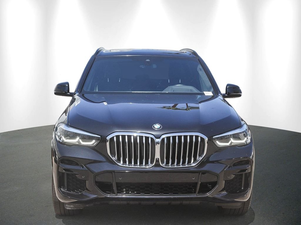 Used 2023 Black Sapphire Metallic BMW sDrive40i image 2