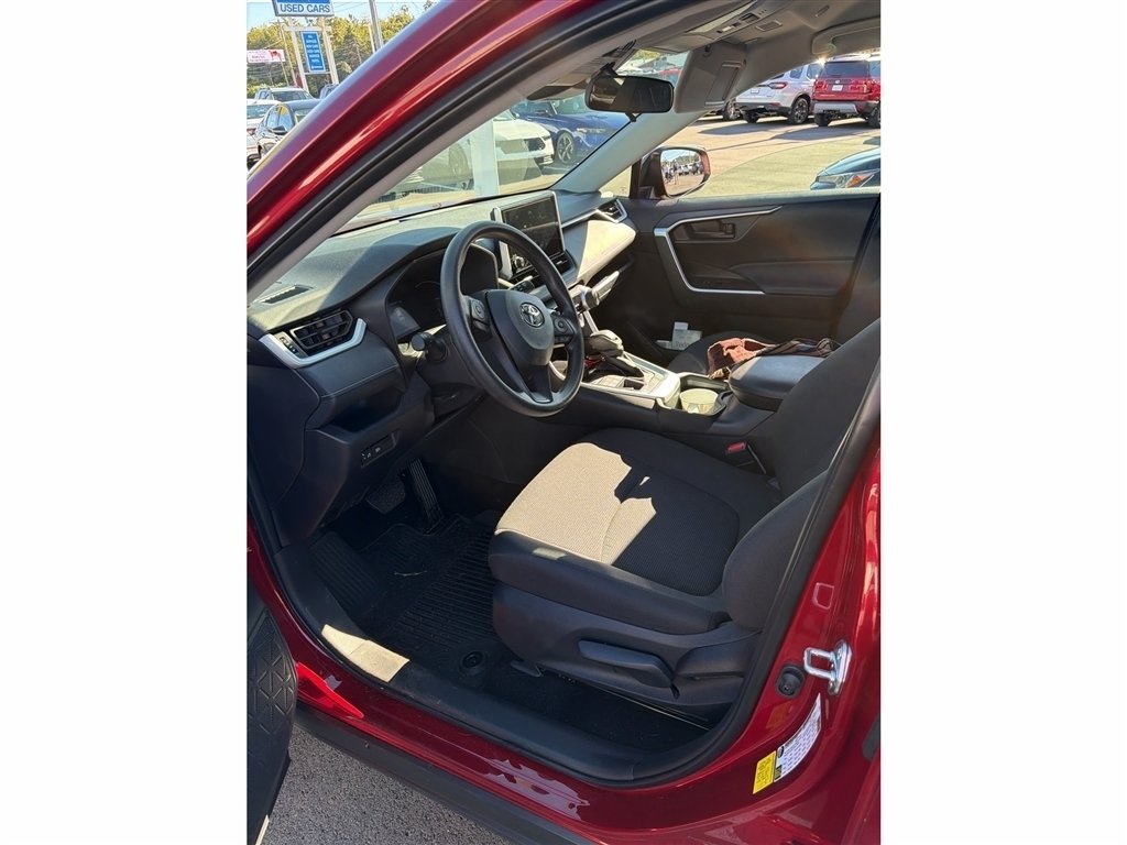 Used 2025 RUBY FLARE PEARL Toyota LE image 2