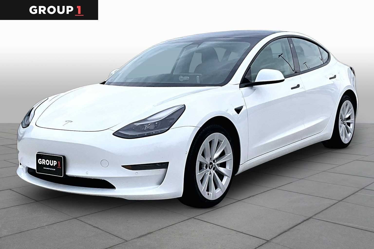 2021 Tesla Model 3 Standard Range Plus's photo