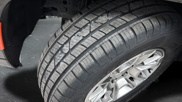 Used 2024 Diamond Black Jeep Base image 37