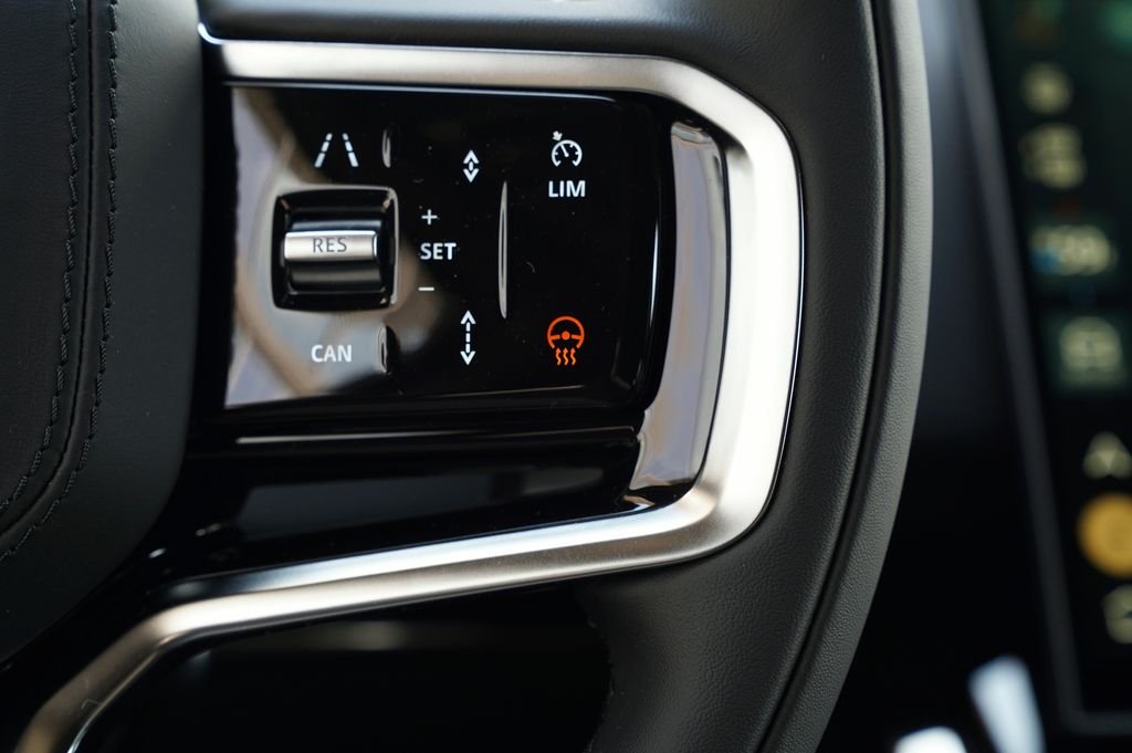New 2026 Carpathian Grey Land Rover SE image 17