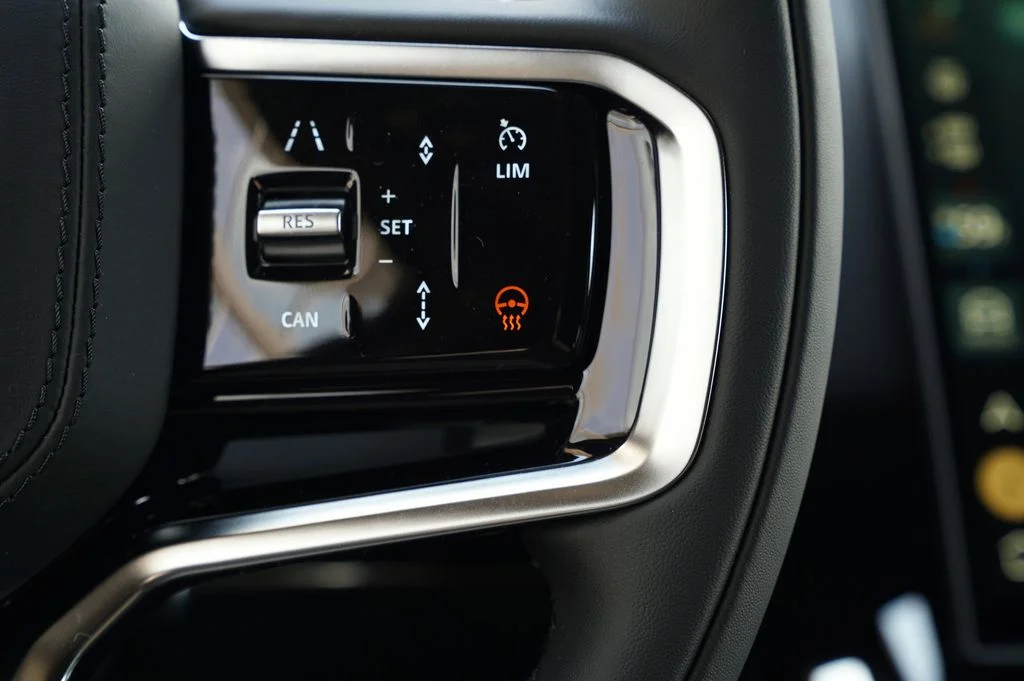 New 2026 Carpathian Grey Land Rover SE image 17