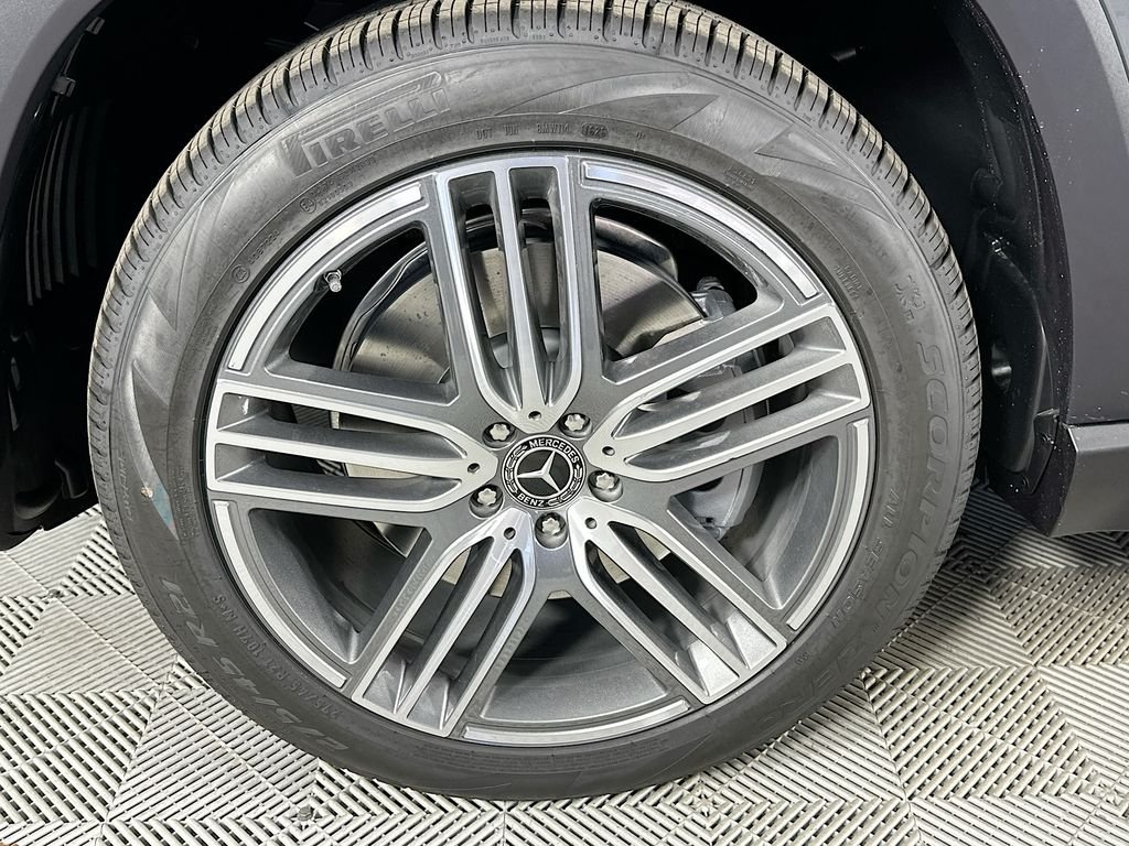 New 2026 Selenite Grey Metallic Mercedes-Benz GLS 450 image 34