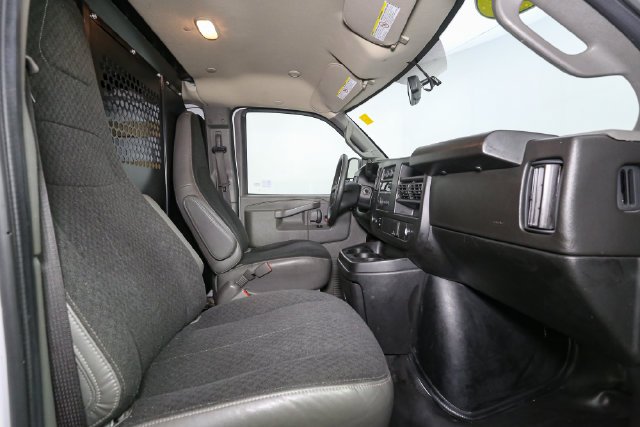 Used 2023 White GMC Work Van image 16