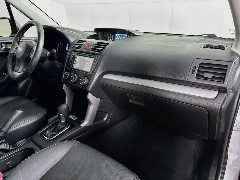 Used 2015 Silver Subaru 2.5i Touring image 36