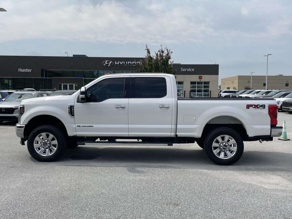 Used 2017 White Platinum Metallic Tri-Coat Ford Lariat image 29