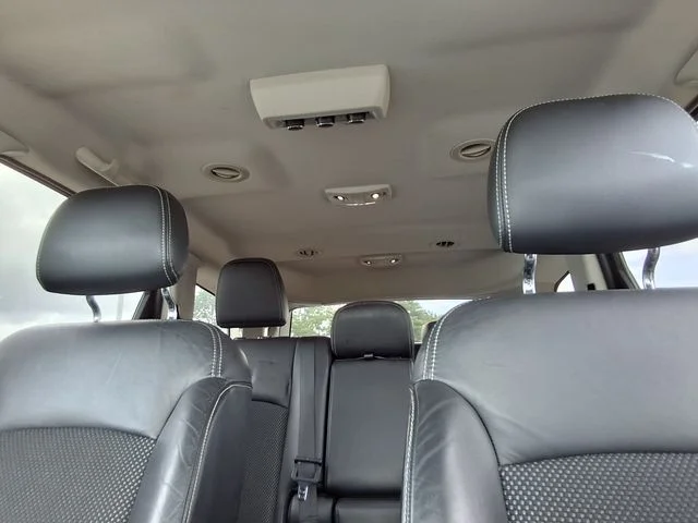 Used 2017 White Dodge Crossroad image 25