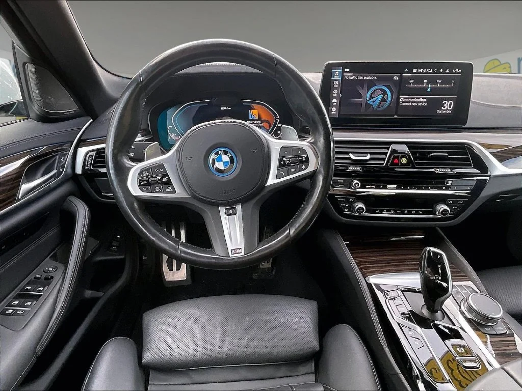 Used 2023 White BMW 530e iPerformance image 17