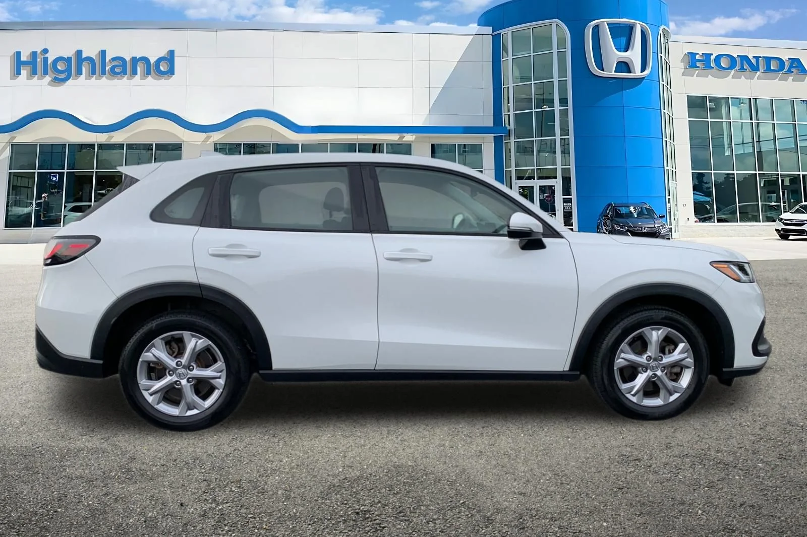 Certified Used 2024 White Honda LX image 6