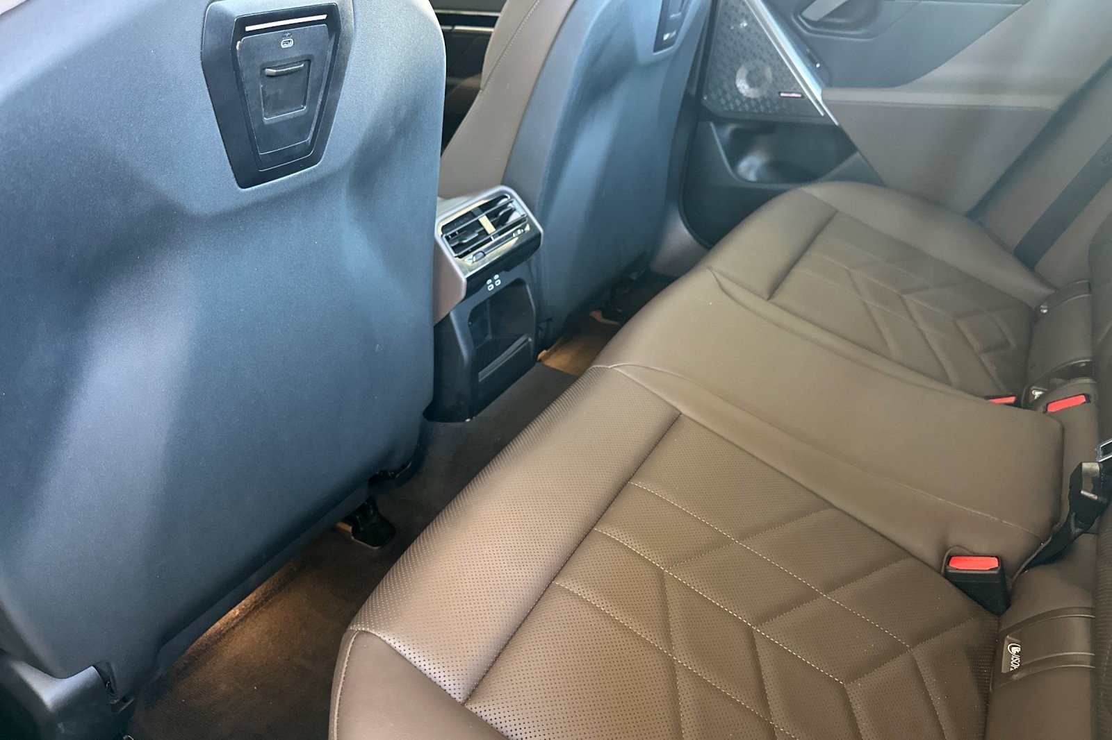 Used 2025 Tanzanite Blue II Metallic BMW 530i xDrive image 11