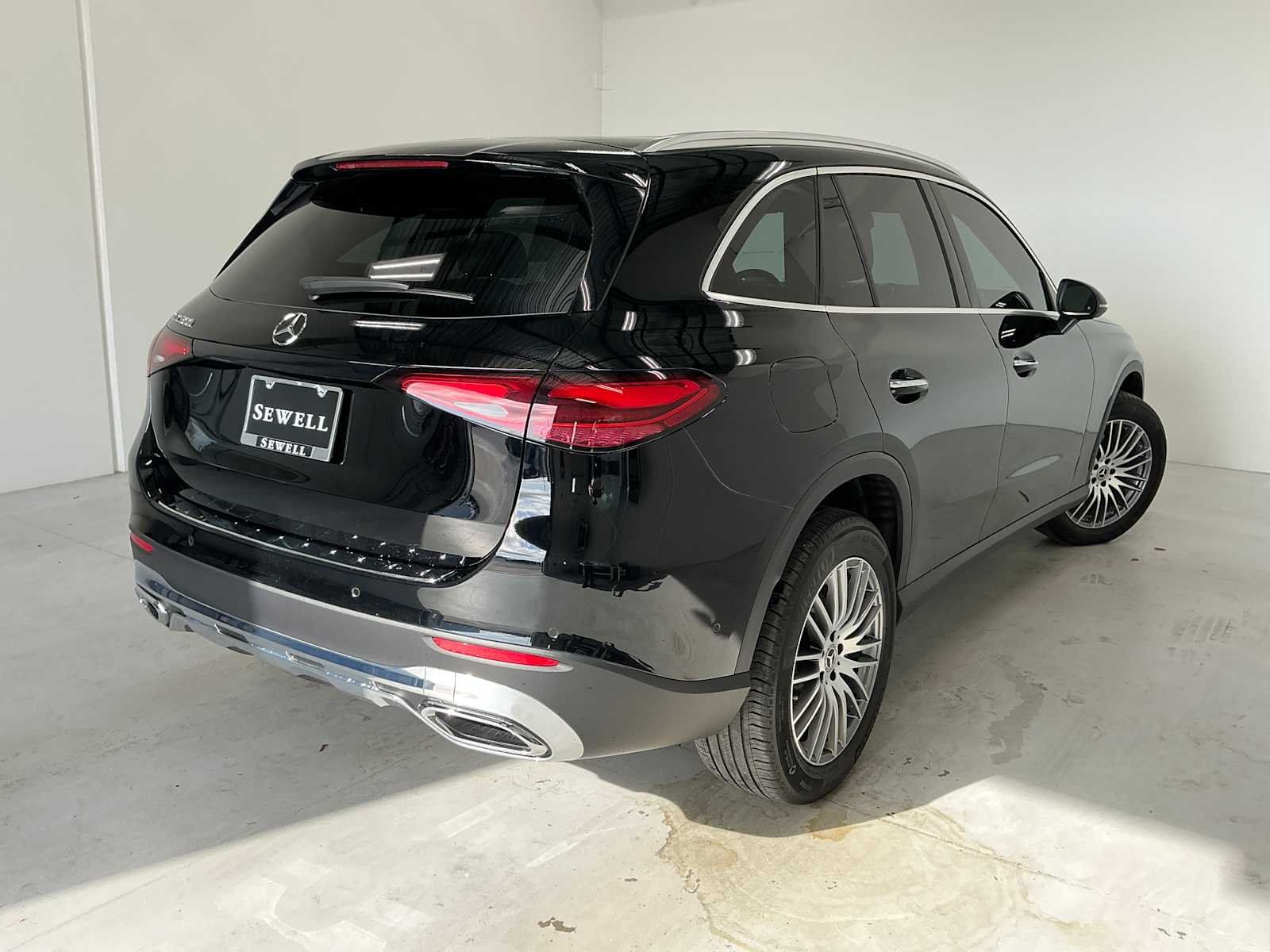 Certified Used 2026 Black Mercedes-Benz GLC 300 image 11