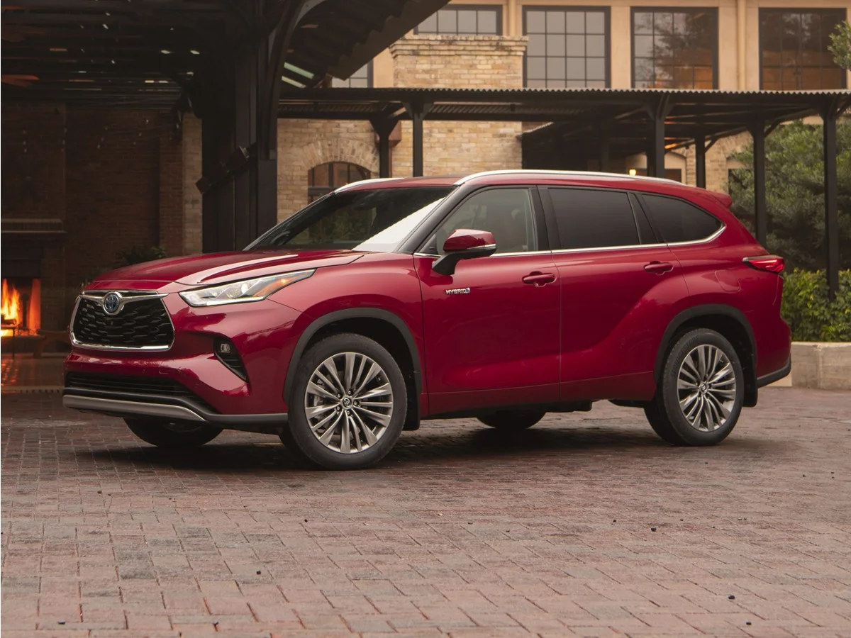 Used 2021 Pearl Toyota Limited image 17
