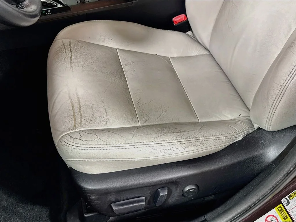 Used 2013 Red Toyota XLE Touring image 23