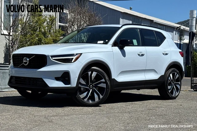 2026 Volvo XC40 2026 Volvo XC40 B5 Plus SUV
