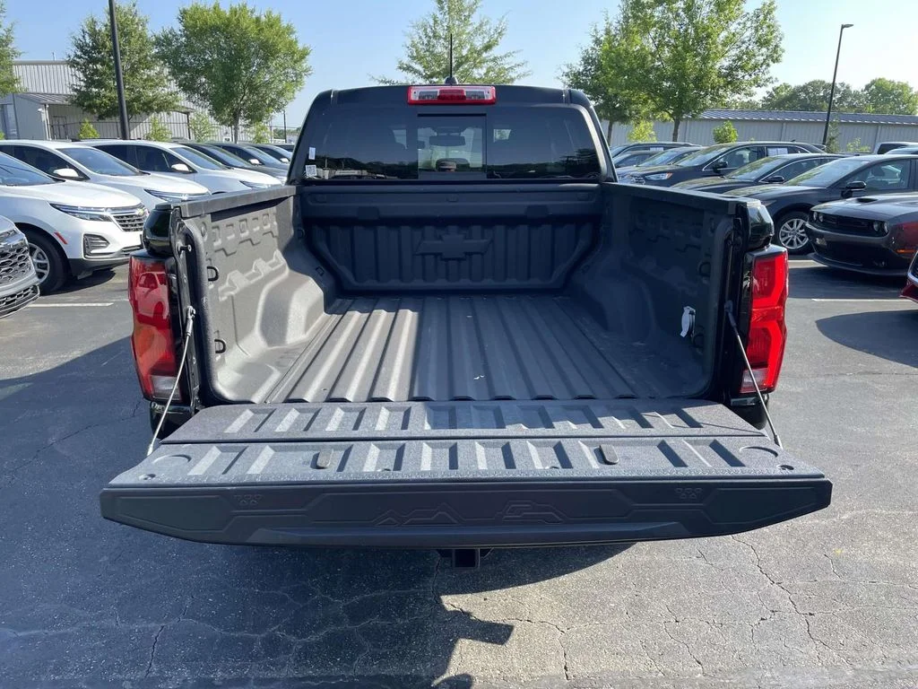 Used 2023 Black Chevrolet 4WD Z71 image 12