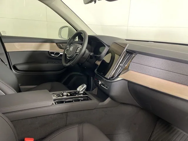 2025 Volvo XC90 Plus - Photo 21
