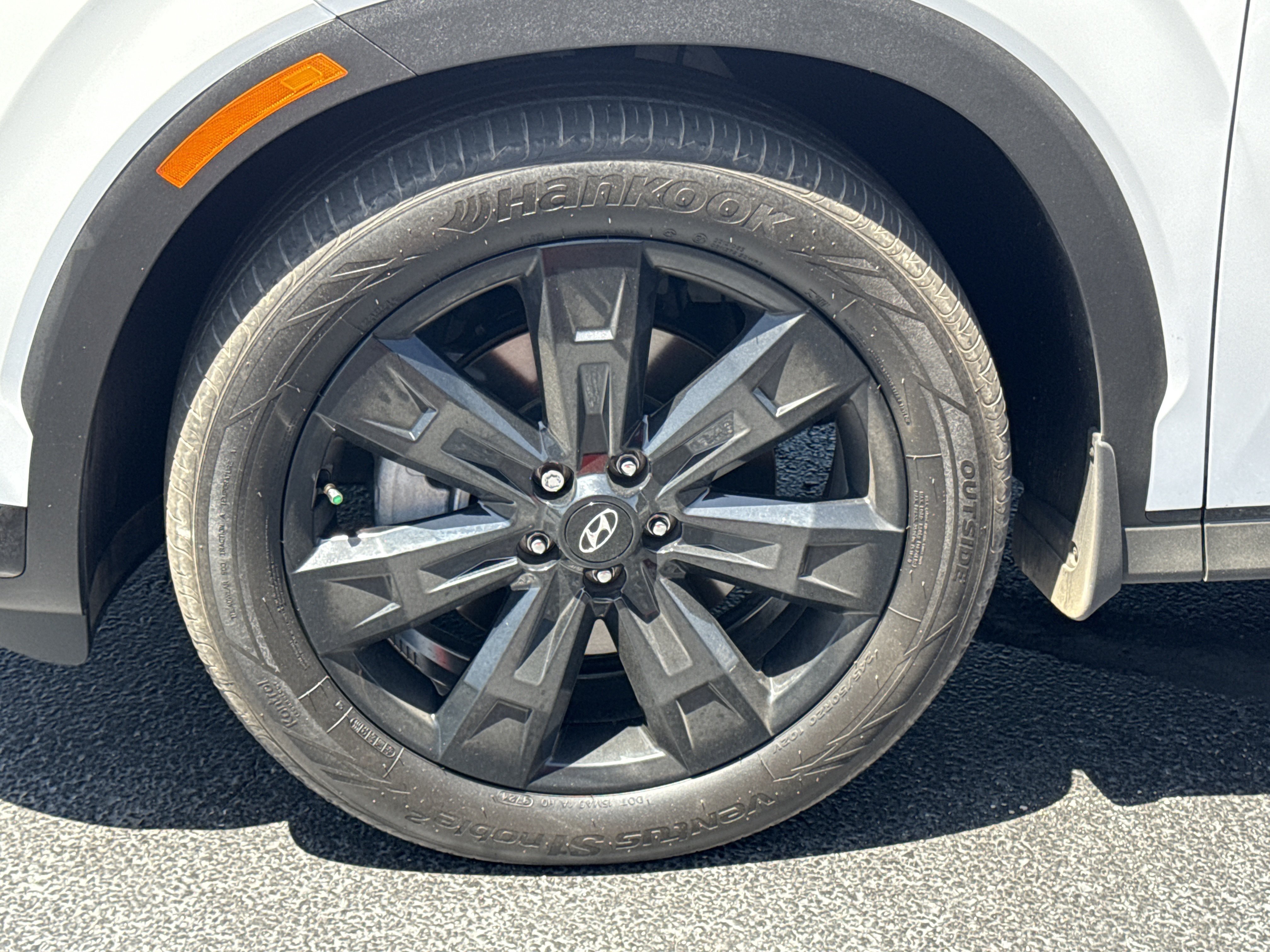 Used 2025 Hyper White Hyundai XRT AWD image 18