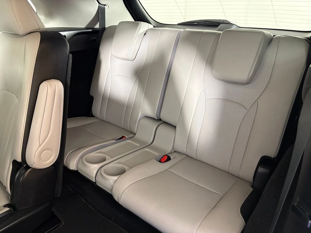 Used 2018 Silver Lexus 450hL Premium image 38