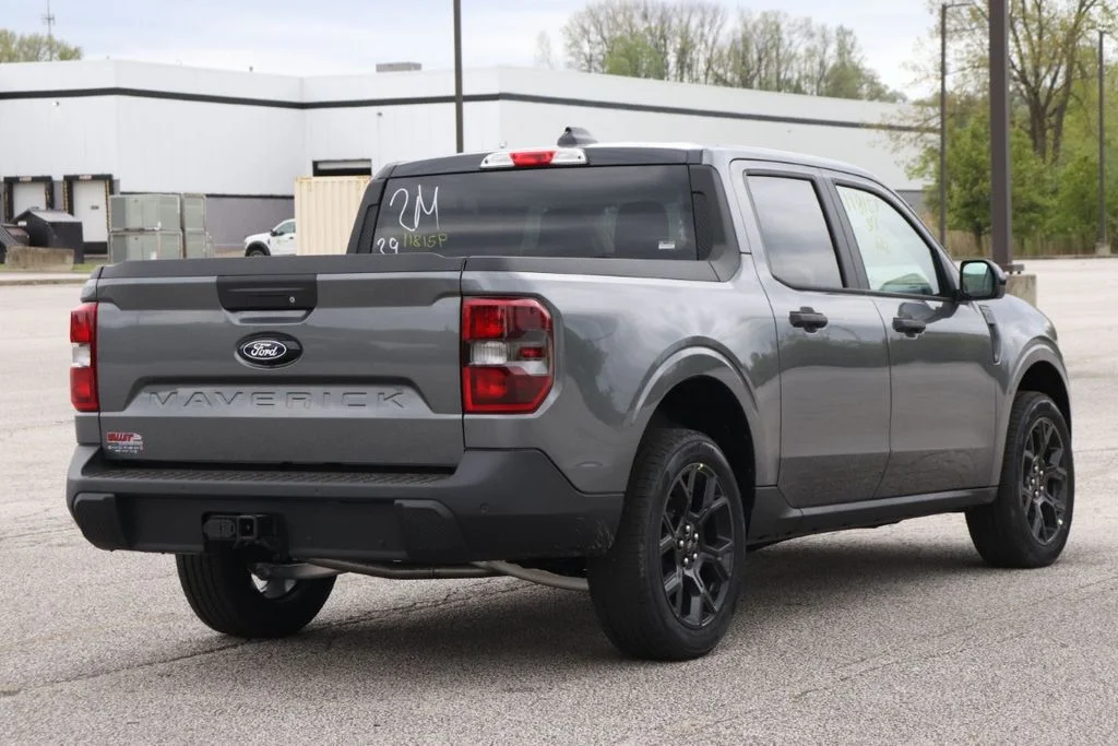 New 2026 Carbonized Gray Metallic Ford XLT image 8