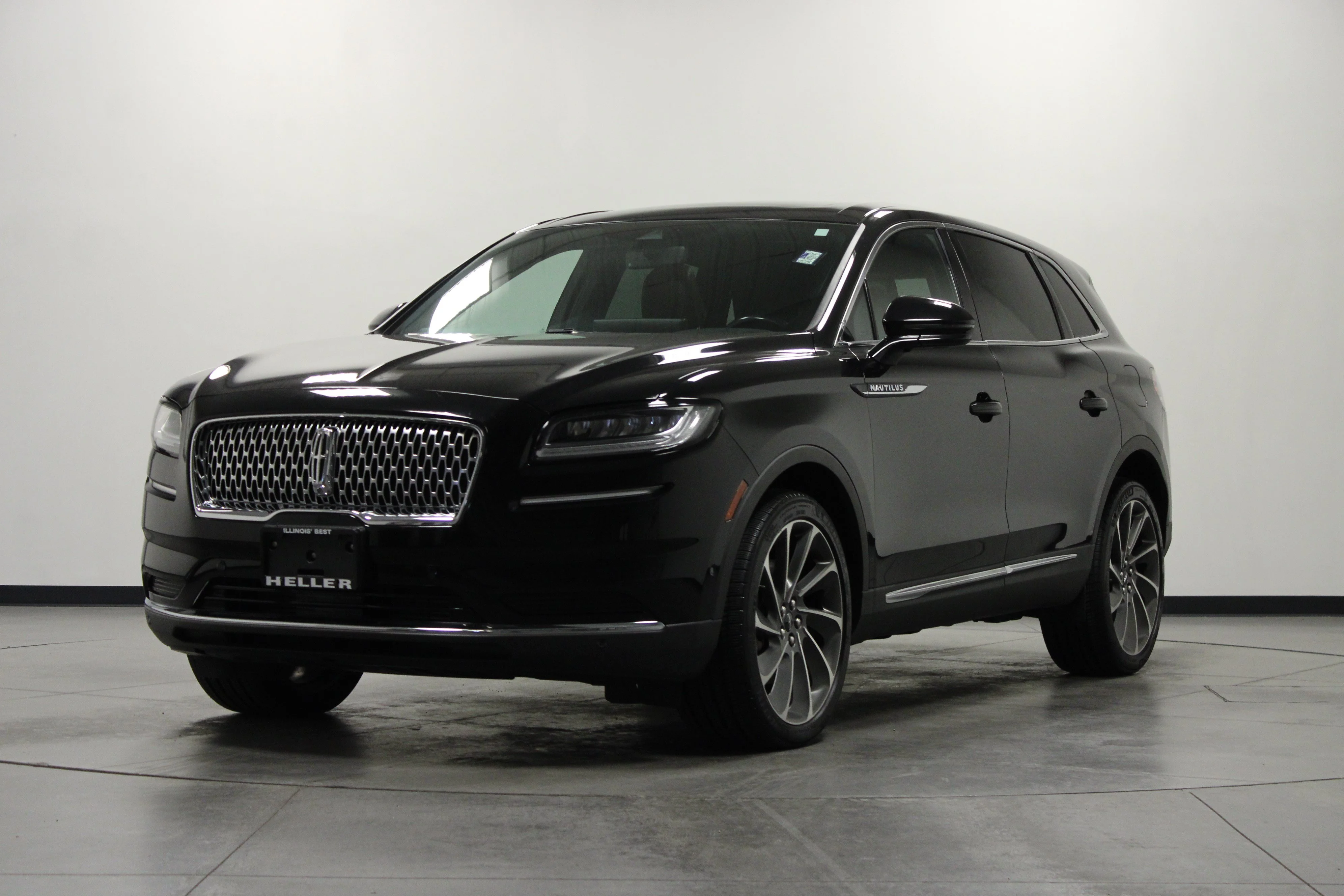 Used 2022 Infinite Black Metallic Clearcoat Lincoln Reserve image 8