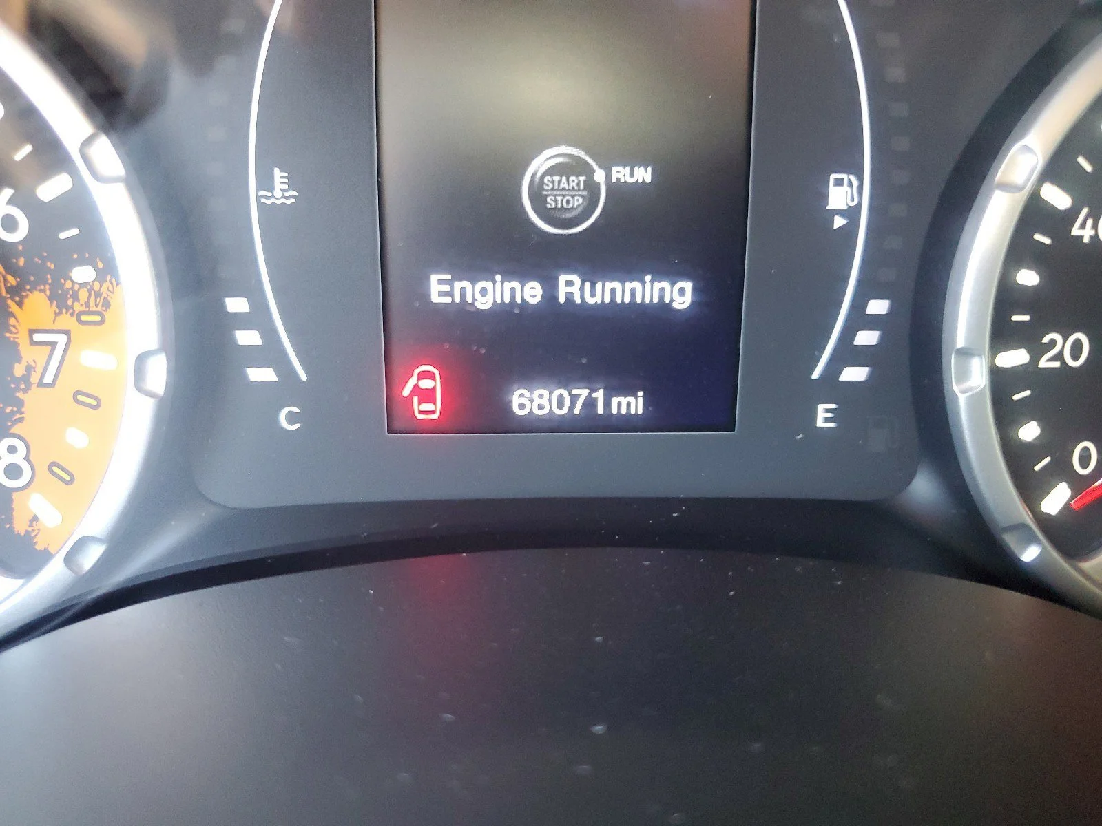 Used 2018 Granite Crystal Metallic Clearcoat Jeep Altitude image 19