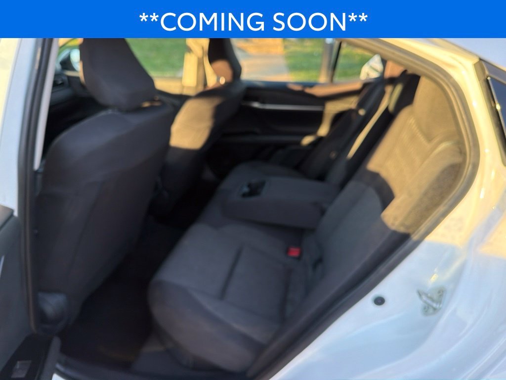 Used 2025 White Toyota LE image 11