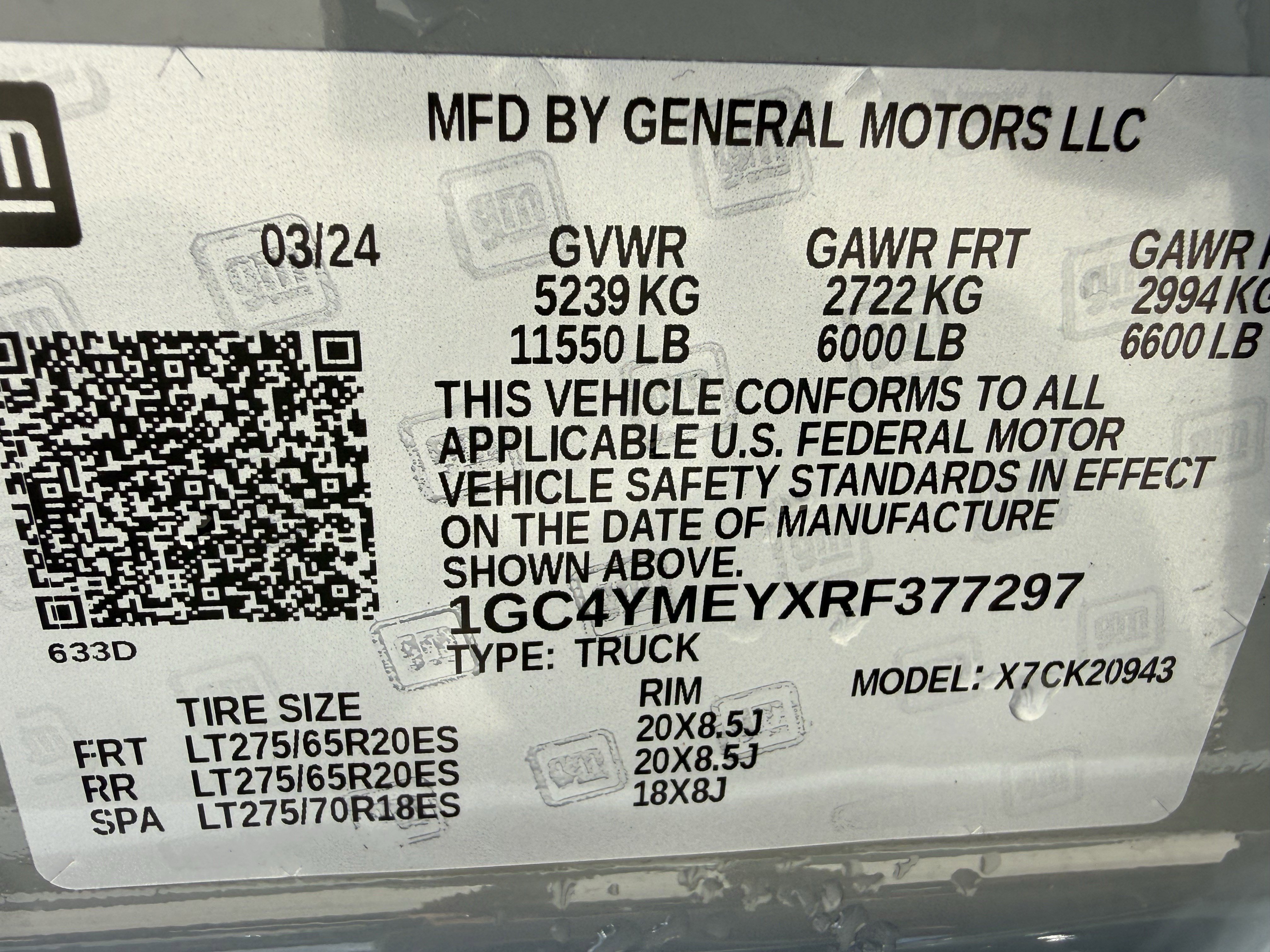 Used 2024 Slate Gray Metallic Chevrolet  image 30