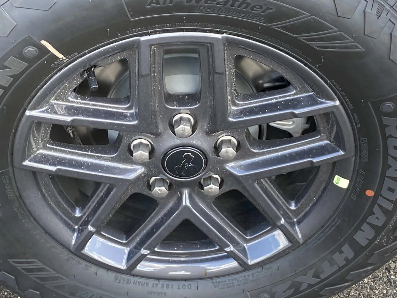 New 2026 Granite Crystal Metallic Clearcoat Jeep Sport S image 6