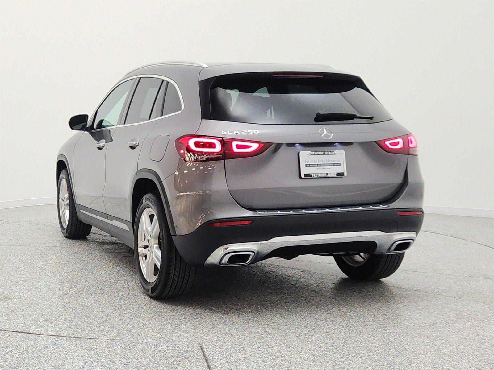 Used 2023 Mountain Grey Metallic Mercedes-Benz GLA 250 SUV image 7