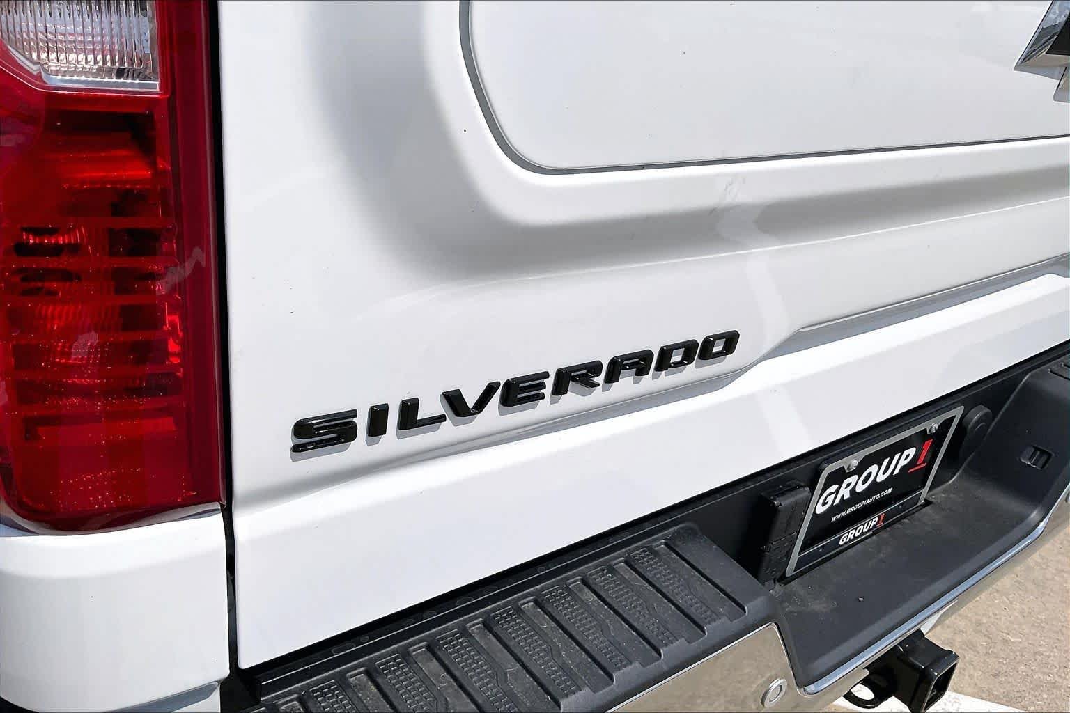 New 2026 Summit White Chevrolet LT image 15