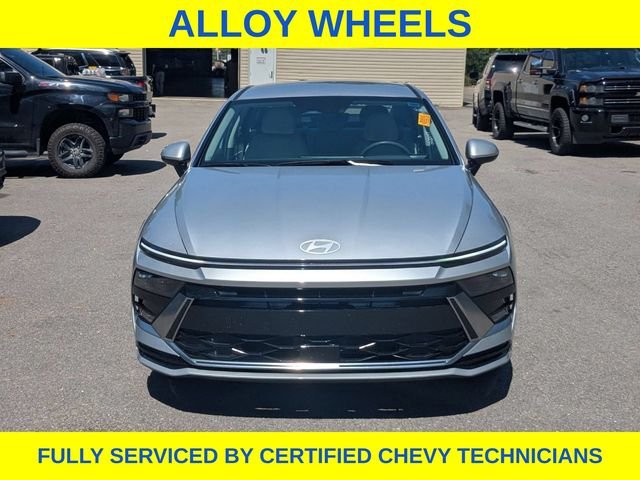 Used 2025 Silver Hyundai SEL image 12
